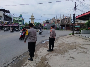 Polsek Langsa Perkuat Pelayanan Pagi Melalui Gatur Lalin di Titik Rawan Kemacetan