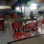 Polsek Rantau Selamat Monitoring Nobar Piala Dunia Demi Jaga Kondusivitas Wilayah