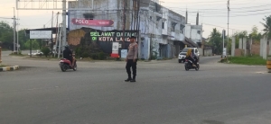 protap 01 polsek langsa barat optimalkan pelayanan pagi di titik rawan kemacetan
