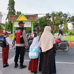 Polsek Manyak Payed Laksanakan Protap 01 di Sejumlah Sekolah untuk Wujudkan Kamseltibcarlantas