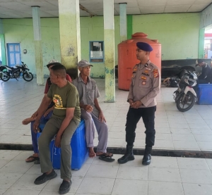 Sat Polairud Polres Langsa Patroli Dialogis Tingkatkan Keselamatan Nelayan di Pelabuhan TPI Kuala Langsa