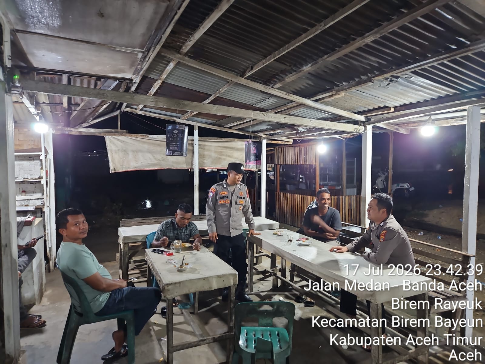 Polsek Birem Bayeun Intensifkan Patroli Malam untuk Menekan Potensi Gangguan Kamtibmas