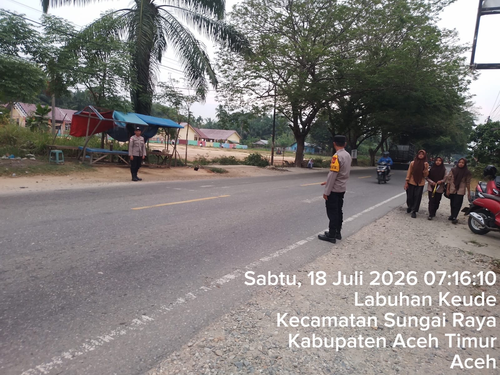Polsek Sungai Raya Laksanakan Protap 01 untuk Wujudkan Keselamatan Berlalu Lintas di Kawasan Sekolah