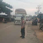 Polsek Rantau Selamat Gelar Strong Point Pagi Demi Kelancaran Arus Lalu Lintas