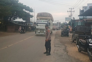 Polsek Rantau Selamat Gelar Strong Point Pagi Demi Kelancaran Arus Lalu Lintas
