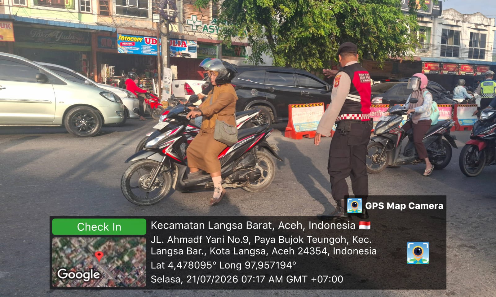 Sat Samapta Polres Langsa Perkuat Strong Point Pagi untuk Wujudkan Lalu Lintas Aman dan Tertib