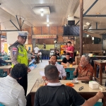 Satlantas Polres Langsa Edukasi Keselamatan Berlalu Lintas kepada Masyarakat di Warkop Center