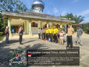 Polsek Langsa Timur Gelar Jumat Bersih Bersama Warga di Masjid Al-Muttaqin Buket Rata