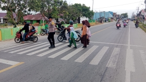 Polsek Manyak Payed Laksanakan Protap 01 untuk Wujudkan Pelayanan Prima di Kawasan Sekolah