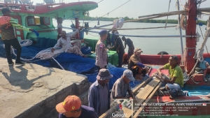 Satpolairud Polres Langsa Perkuat Pengawasan Keselamatan Pelayaran Melalui Patroli Dialogis di Pelabuhan Kuala Langsa