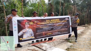 Patroli Karhutla Polsek Sungai Raya Perkuat Upaya Pencegahan Kebakaran Hutan dan Lahan