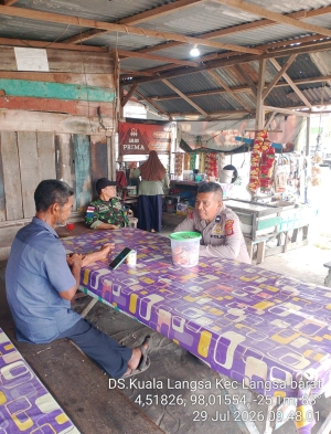 Satpolairud Polres Langsa Tingkatkan Patroli Dialogis di TPI Kuala Langsa Demi Keselamatan Nelayan