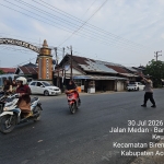 Polsek Birem Bayeun Laksanakan Protap 01 untuk Wujudkan Kamseltibcarlantas di Jam Sibuk Pagi