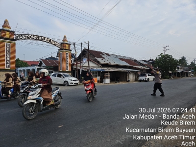 Polsek Birem Bayeun Laksanakan Protap 01 untuk Wujudkan Kamseltibcarlantas di Jam Sibuk Pagi