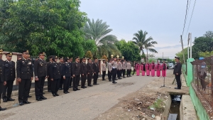 Upacara Pemakaman Dinas Iringi Peristirahatan Terakhir Ipda Agus Husaini