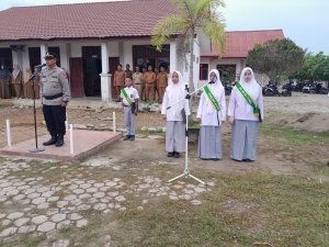 Satbinmas Polres Langsa Edukasi Pelajar SMKN 5 Langsa Lewat Polisi Saweu Sikula
