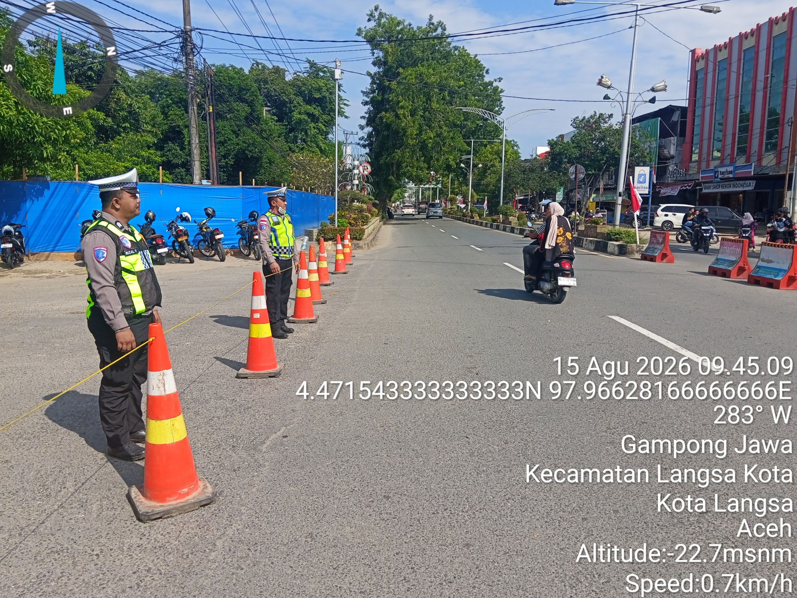 Sat Lantas Polres Langsa Kawal Kirab Bendera Merah Putih Sambut HUT RI Ke-81