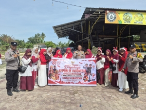 Polsek Birem Bayeun Amankan Karnaval Pakaian Adat Tingkat PAUD Dalam Rangka HUT RI Ke-81