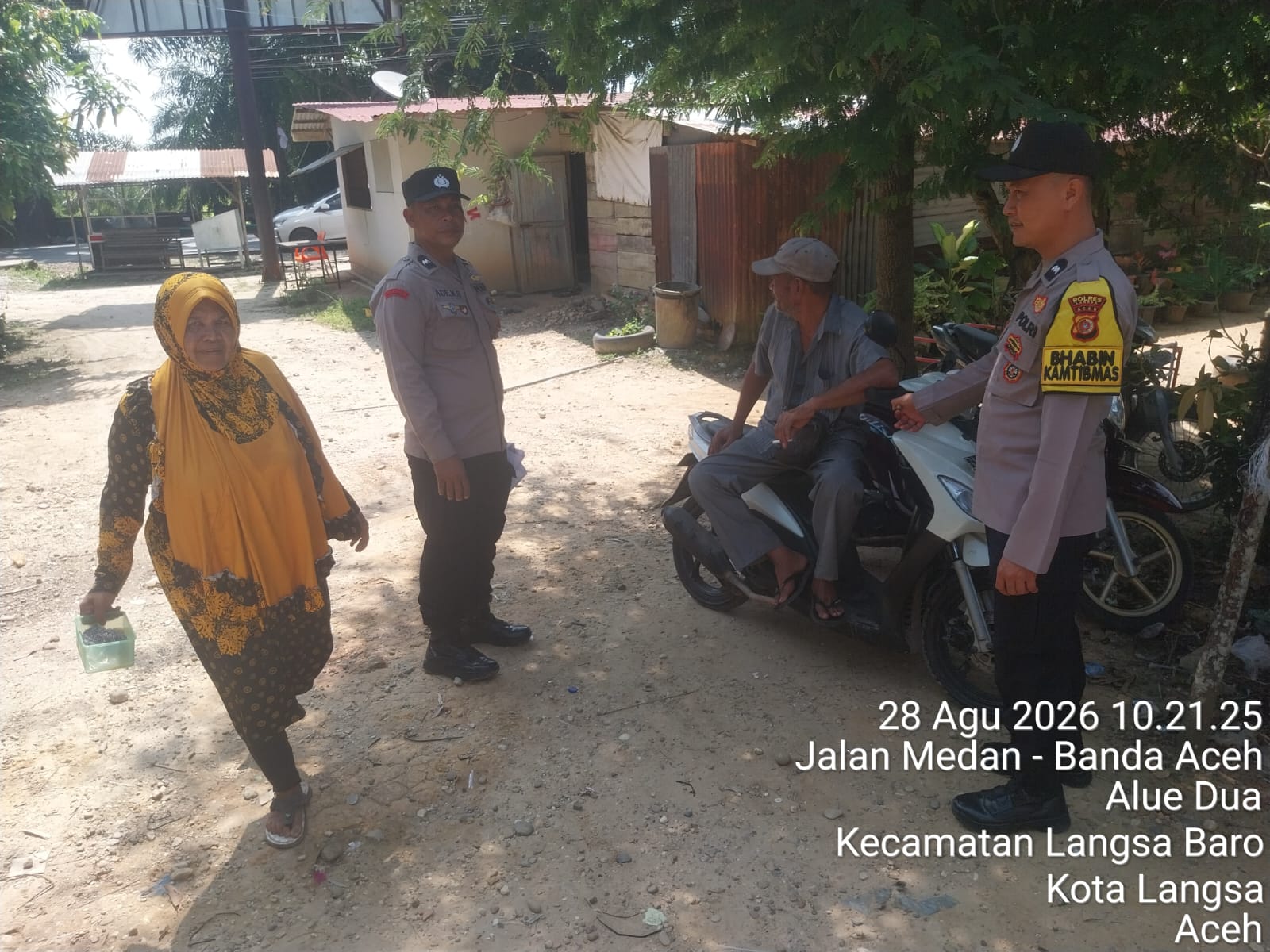 Patroli Polsek Langsa Barat Pantau Aktivitas Warga dan Jaga Situasi Kamtibmas