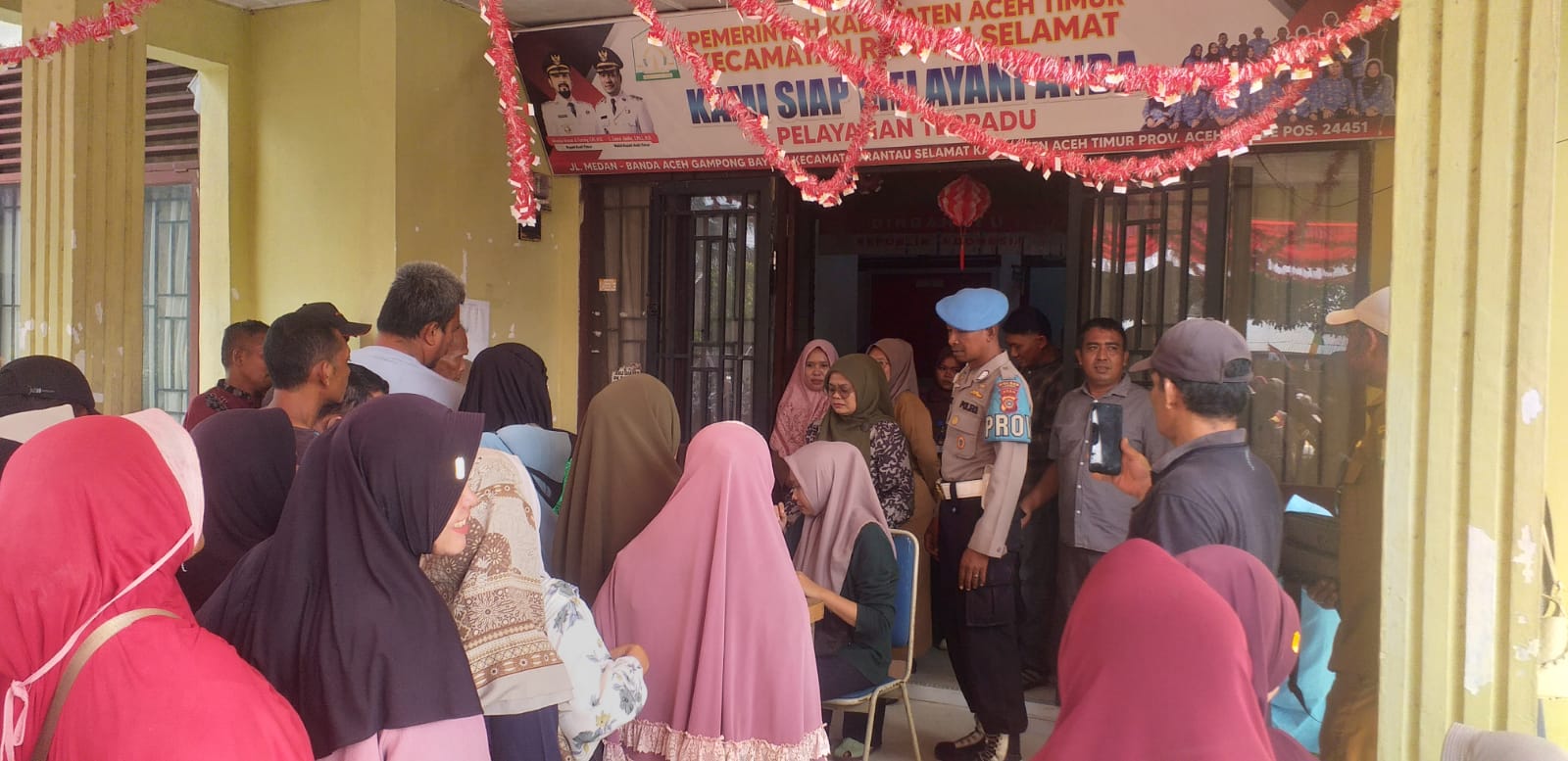Polsek Rantau Selamat Lakukan Pengamanan Pasar Murah Tanggap Inflasi Aceh