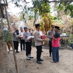 Polsek Sungai Raya Salurkan Bantuan Sosial Kapolres Langsa Kepada Korban Kebakaran