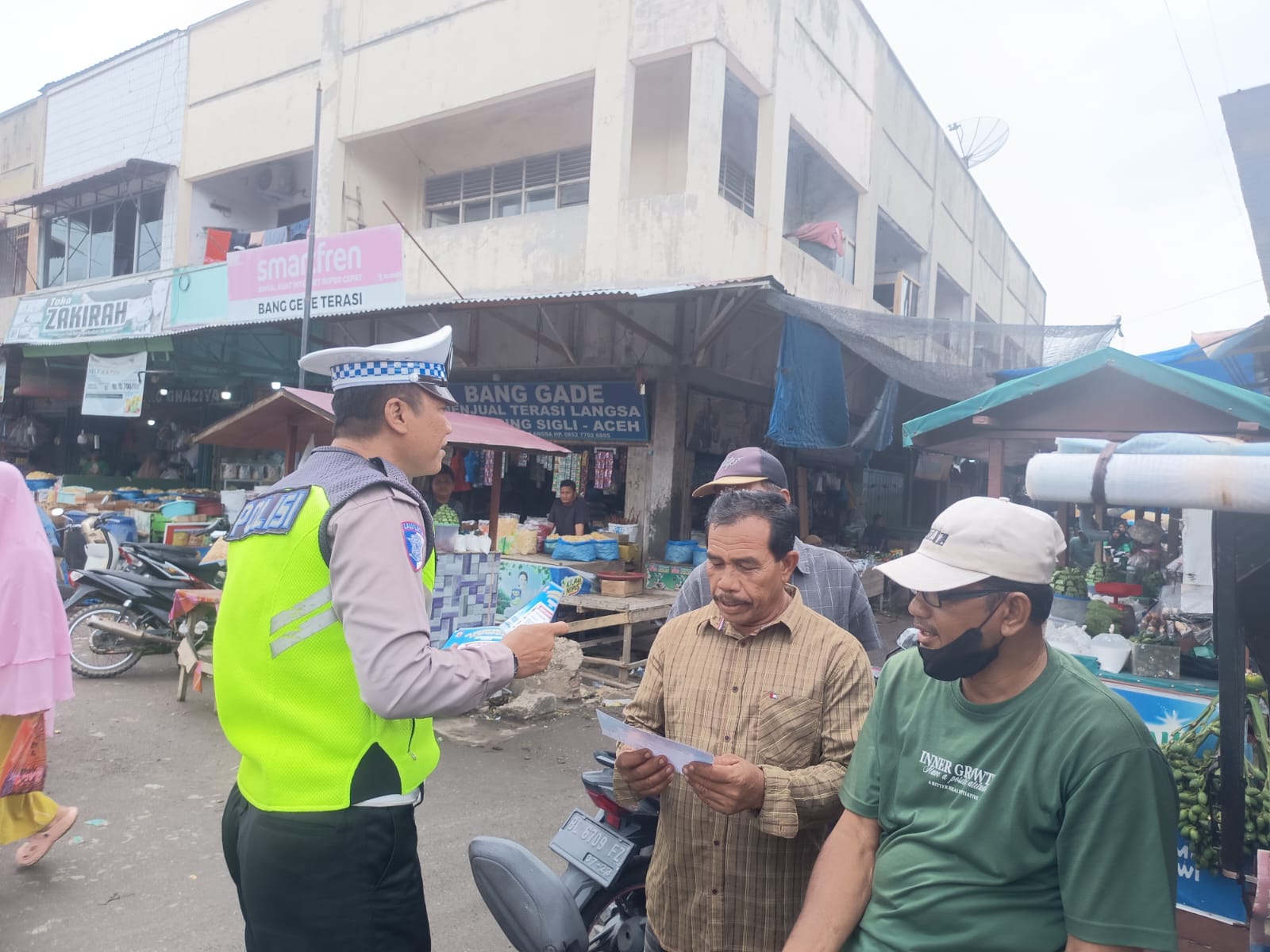 Sat Lantas Polres Langsa Edukasi Pengendara Becak Motor, Tekankan Keselamatan Berlalu Lintas