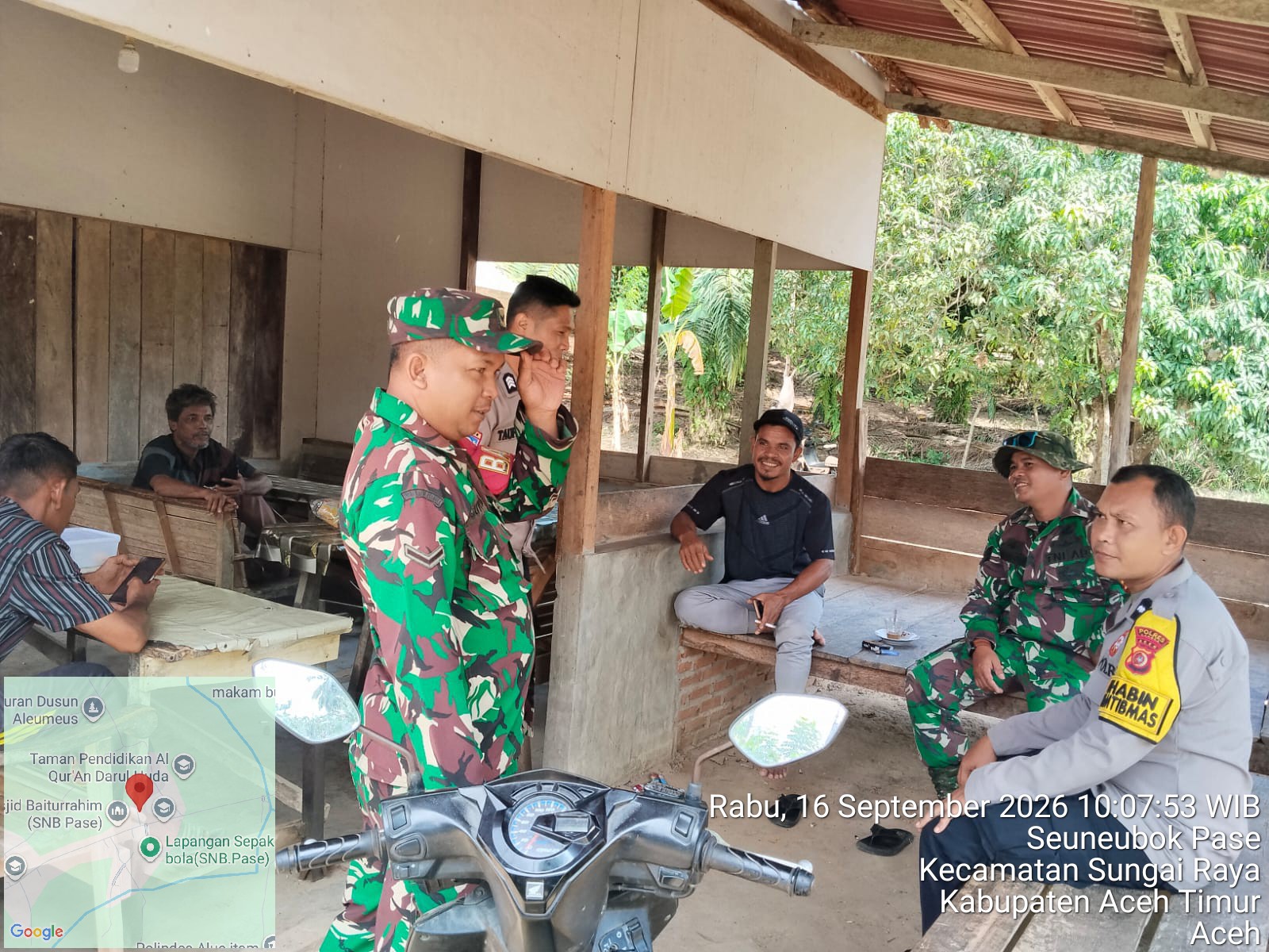 Polsek Sungai Raya Bersama TNI Tingkatkan Patroli, Jaga Kondusifitas Wilayah