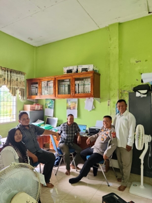 Satbinmas Polres Langsa Sambangi Warga, Antisipasi Pencurian TBS Kelapa Sawit