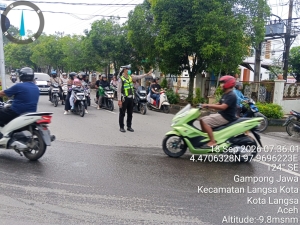 Satlantas Polres Langsa Perkuat Strong Point, Kawal Kelancaran Lalu Lintas Di Jalan Ahmad Yani