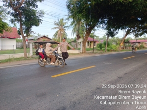 Polsek Birem Bayeun Perkuat Pengaturan Lalu Lintas, Jaga Keselamatan Pengguna Jalan