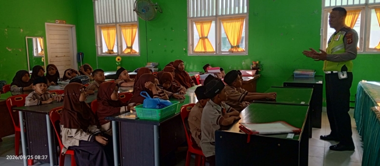 Satlantas Polres Langsa Edukasi Pelajar MIN 2, Tanamkan Kesadaran Berlalu Lintas Sejak Dini