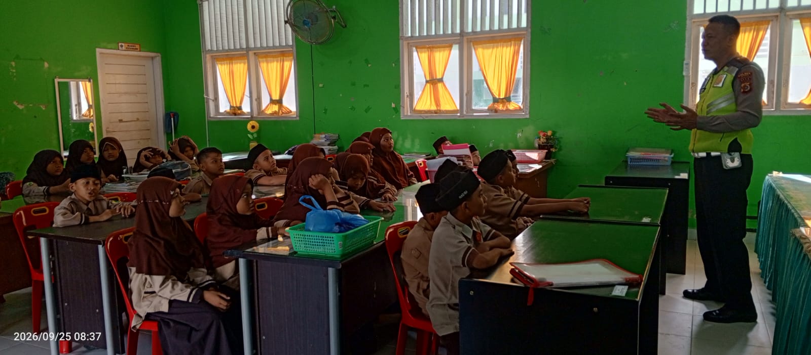 Satlantas Polres Langsa Edukasi Pelajar MIN 2, Tanamkan Kesadaran Berlalu Lintas Sejak Dini