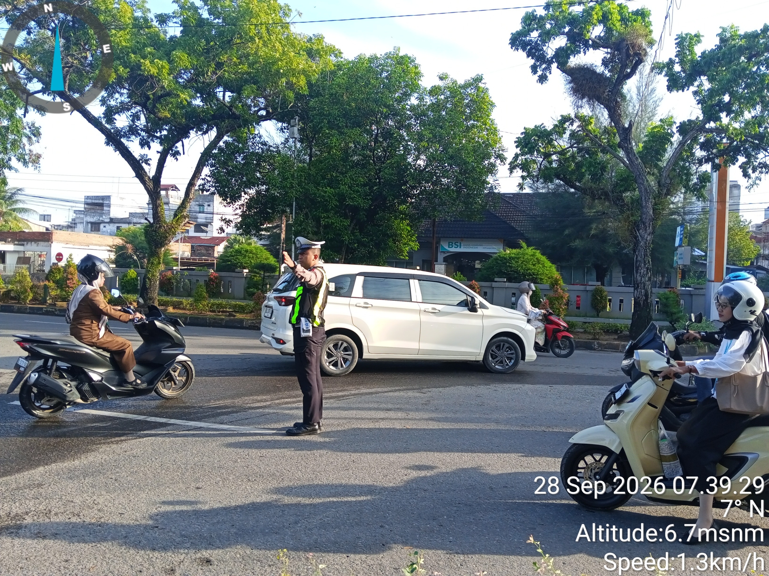 Satlantas Polres Langsa Perkuat Strong Point, Kawal Kelancaran Lalu Lintas Di Jalan Ahmad Yani