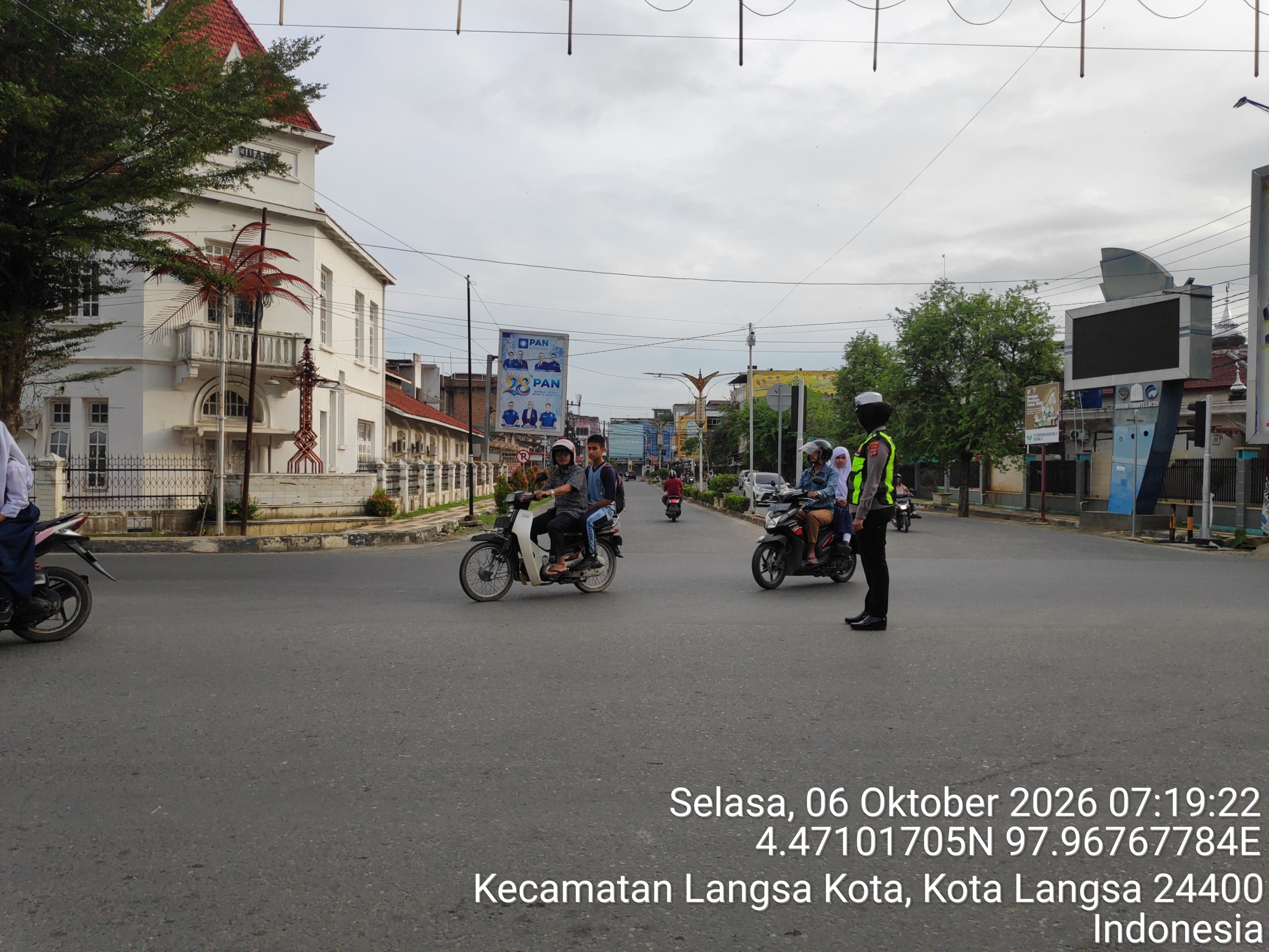 Satlantas Polres Langsa Perkuat Strong Point Pagi Berikan Pelayanan Kepada Pengguna Jalan