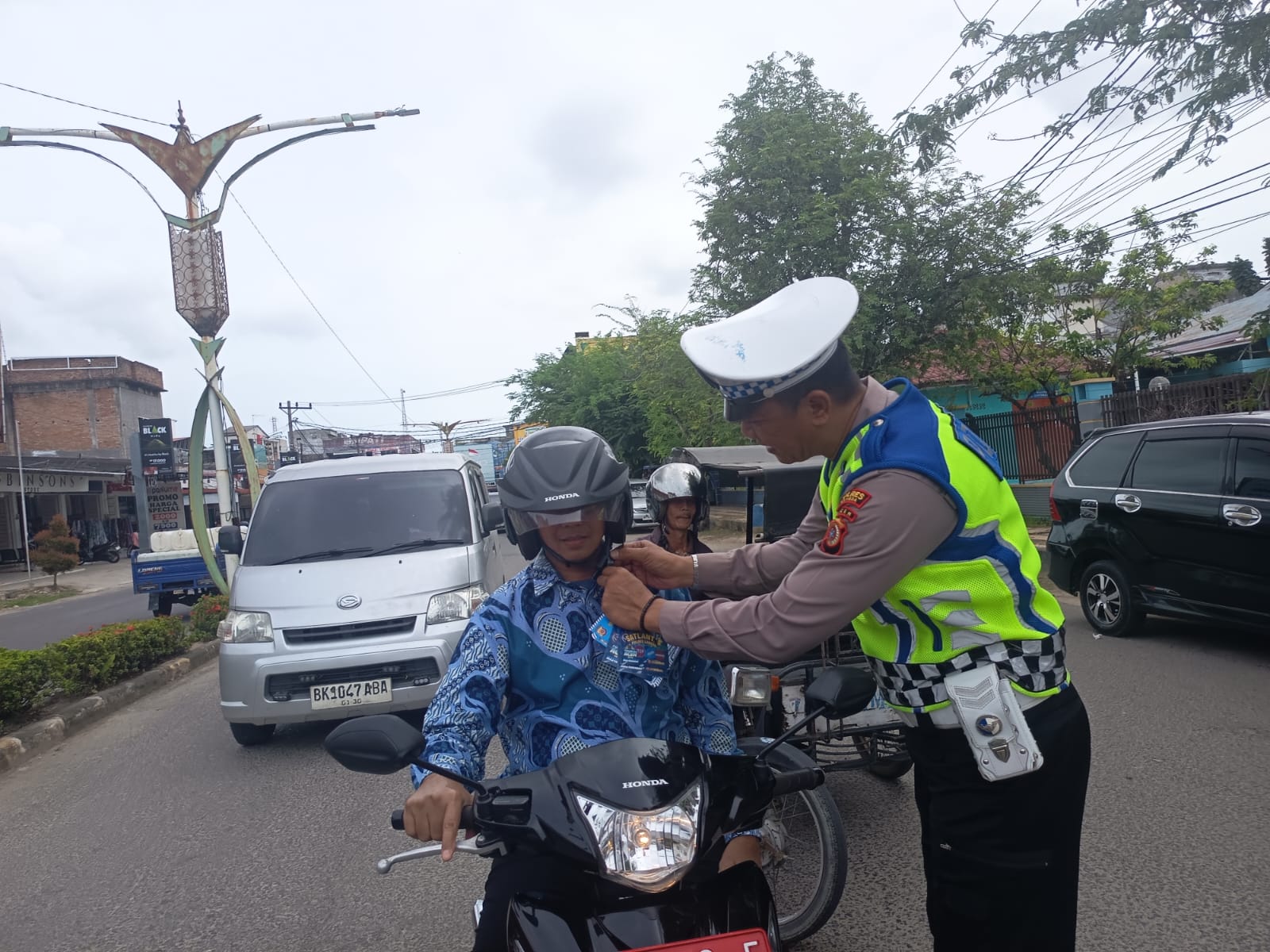 Satlantas Polres Langsa Gencarkan Edukasi Tertib Berlalu Lintas Di Jalur KTL