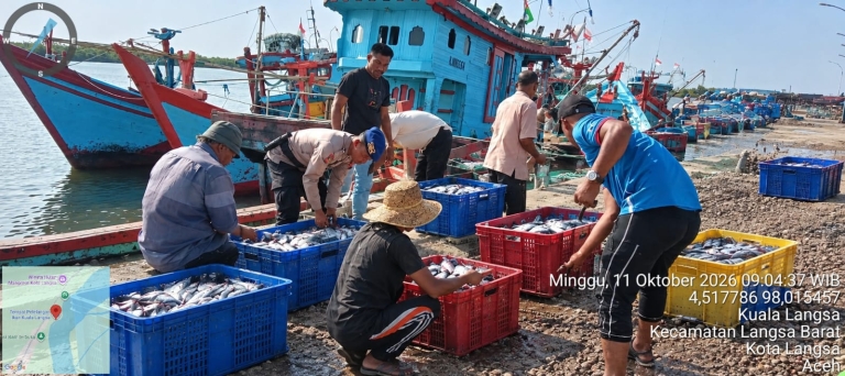 Sat Polairud Polres Langsa Sambangi Nelayan Kuala Langsa, Tekankan Keselamatan Dan Kelestarian Laut