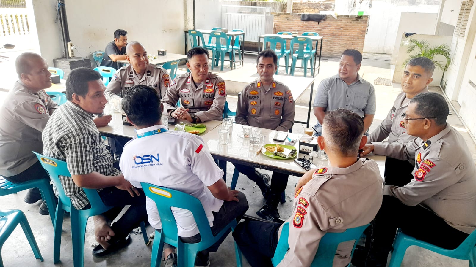 Satbinmas Polres Langsa Sambangi Warkop Blang Seunibong, Serap Aspirasi Warga Dan Perkuat Kamtibmas