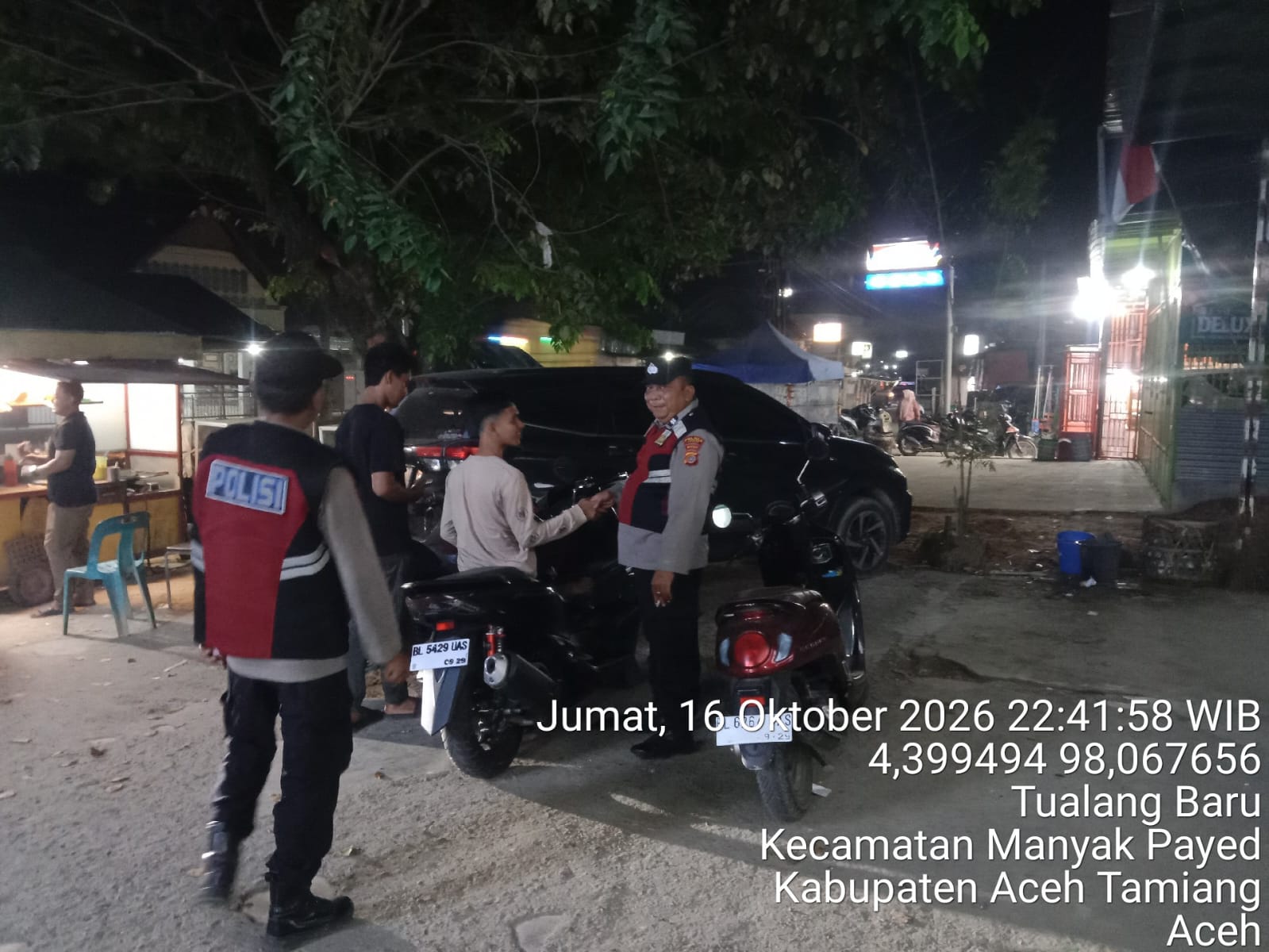 Polsek Manyak Payed Gelar Patroli Malam, Antisipasi Gangguan Kamtibmas Dan Pantau Aktivitas Masyarakat