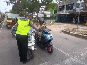 Satlantas Polres Langsa Berikan Edukasi Operasi Patuh Seulawah 2026 Kepada Pengguna Jalan